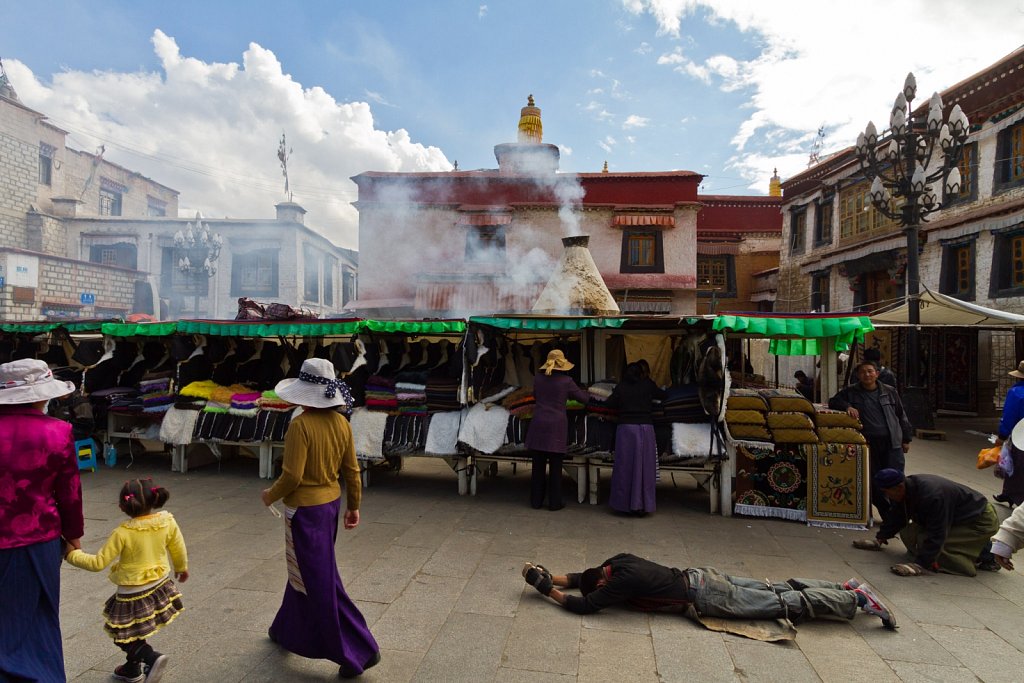 circling Jokhang Temple
